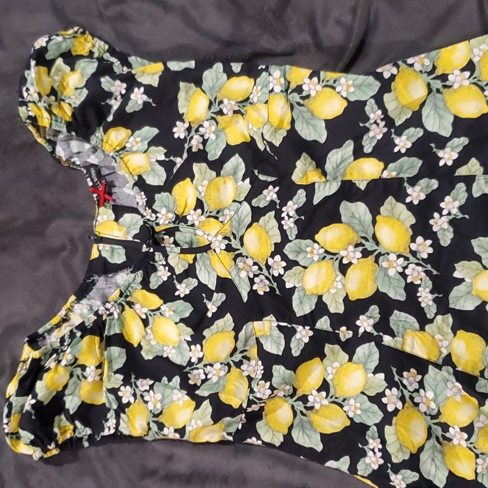 Hell bunny lemon top size small/medium